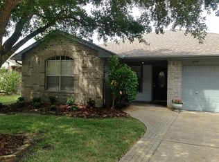 1715 Oak Valley Dr, Kemah, TX 77565