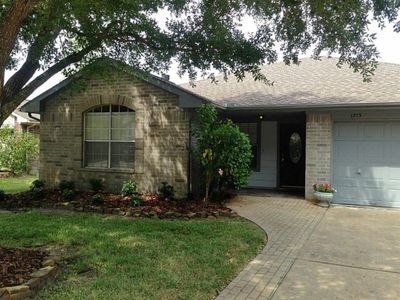 1715 Oak Valley Dr, Kemah, TX, 77565