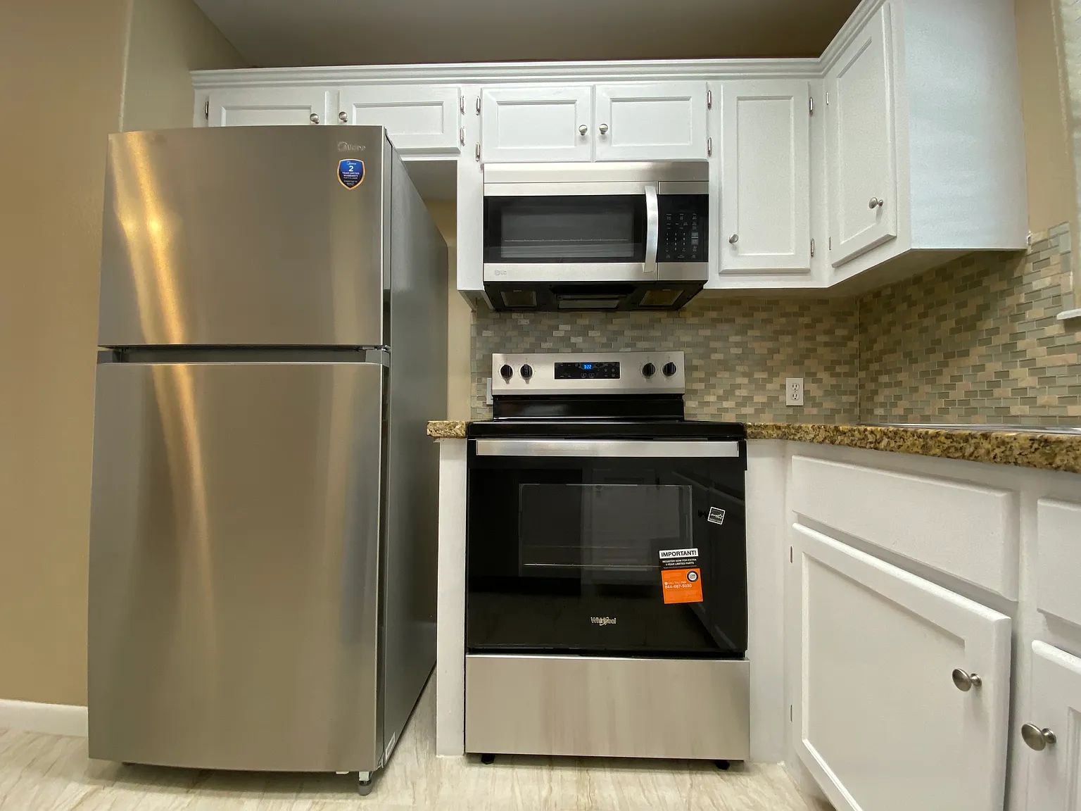 2 bed, 928 sqft, $975 — Photo 2