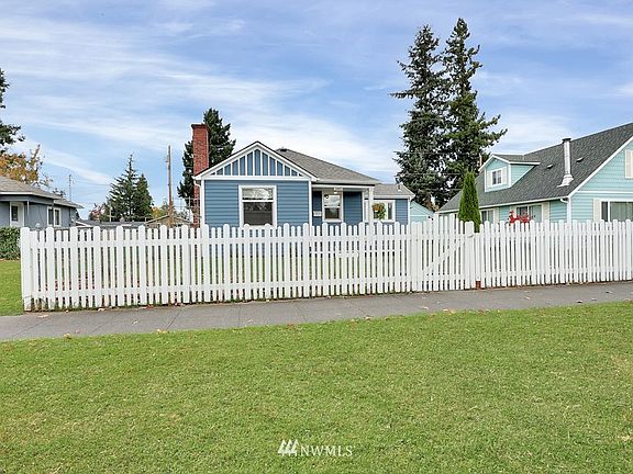 White Picket fence and all!