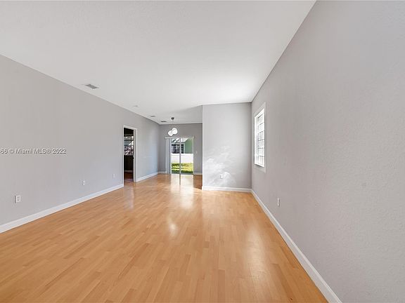 3rd image of 2733 NE 3rd Ct #106A