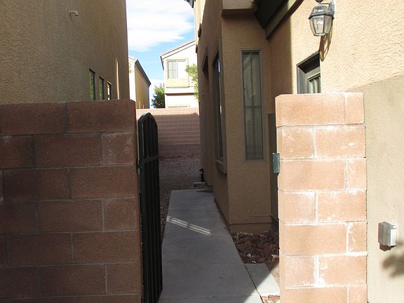 2nd image of 7561 Holiday Hills St