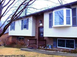 1613 Barker Ave, Morgantown, WV 26508