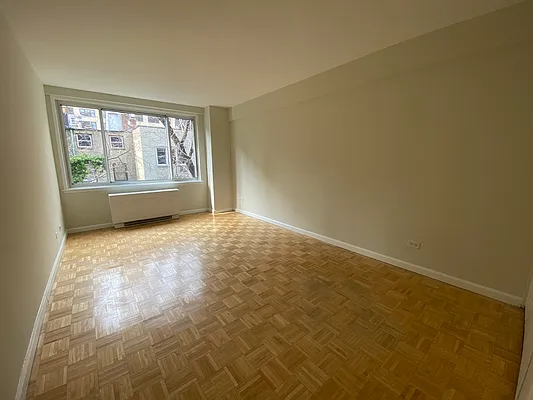 Rented by Stonehenge NYC LLC | media 4