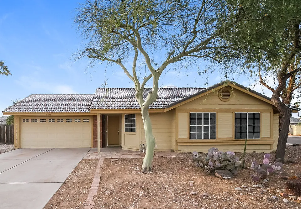 8045 W Larkspur Dr