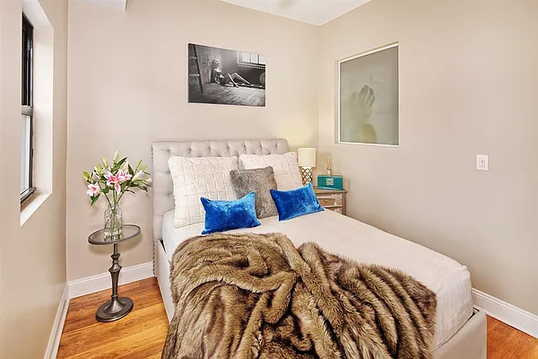 Sold by Keller Williams City Life Realty | media 6