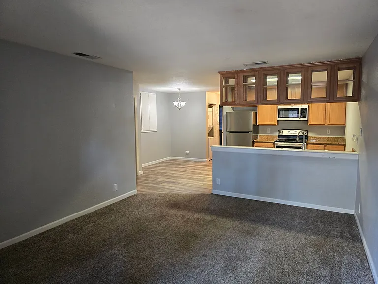 1114 Nord Ave #11 — Photo 4