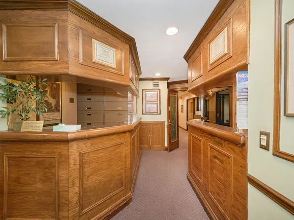 400 East 56th Street image 6 of 9