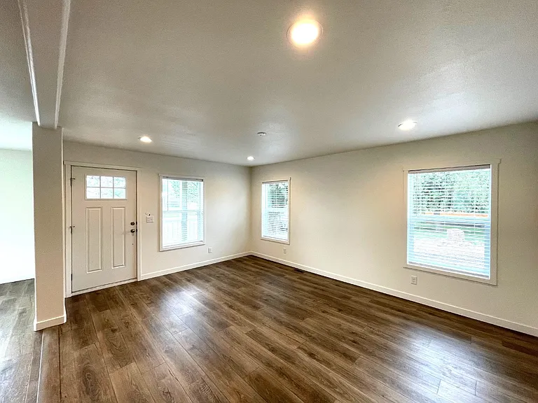 609 Mildred St — Photo 29