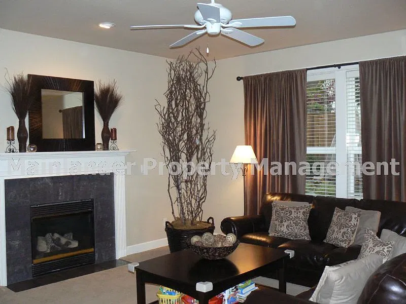 Coming Soon! Beautiful, 4 Bed Bull Mountain Home — Photo 2