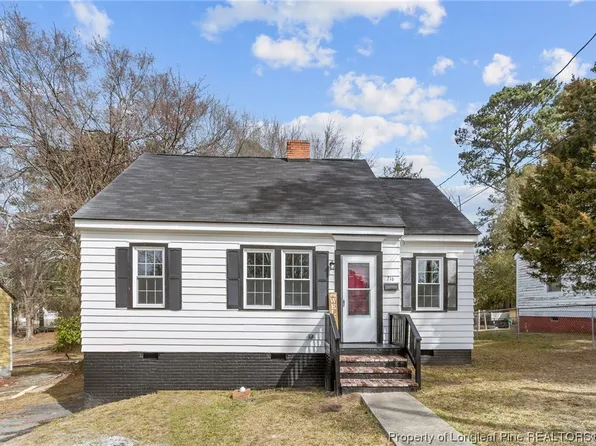 216 Oakland Dr, Fayetteville, NC 28301