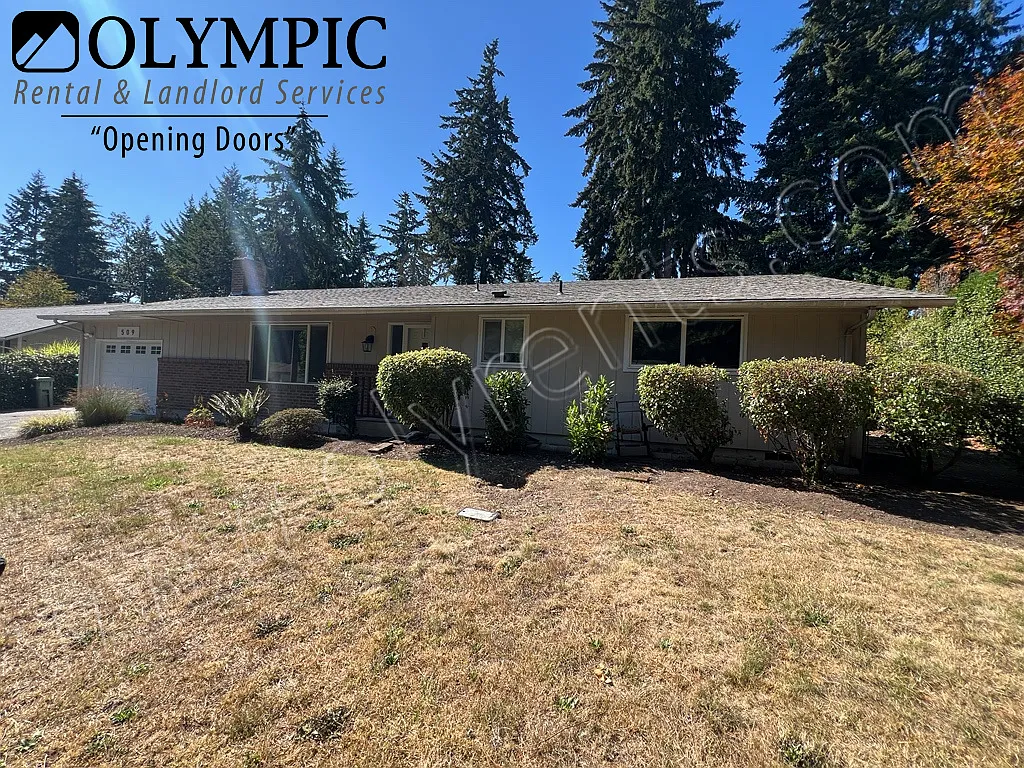 Newly Updated 2 Bedroom, 1.5 Bathroom Rambler — Photo 2