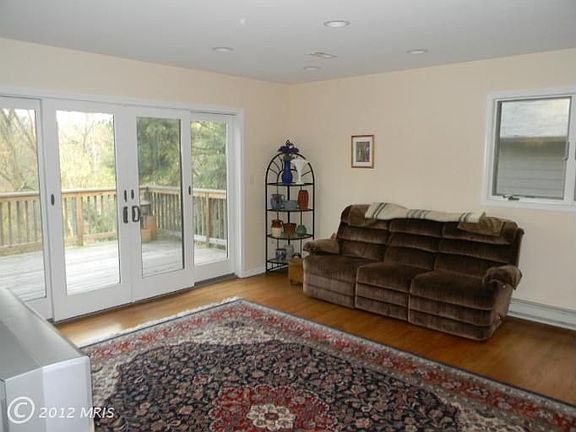 3rd image of 933 John Brown Ln