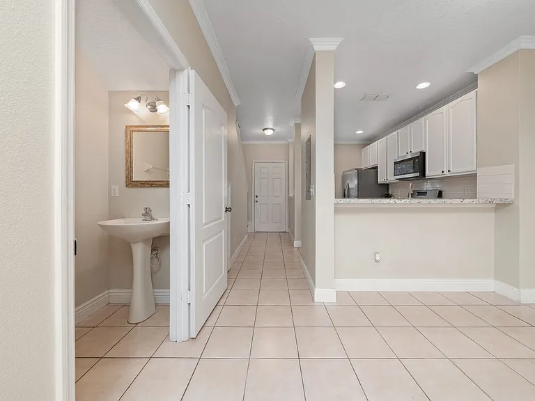 10612 Savannah Wood Dr — Photo 14
