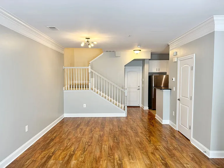 2304 Margraf Cir — Photo 5