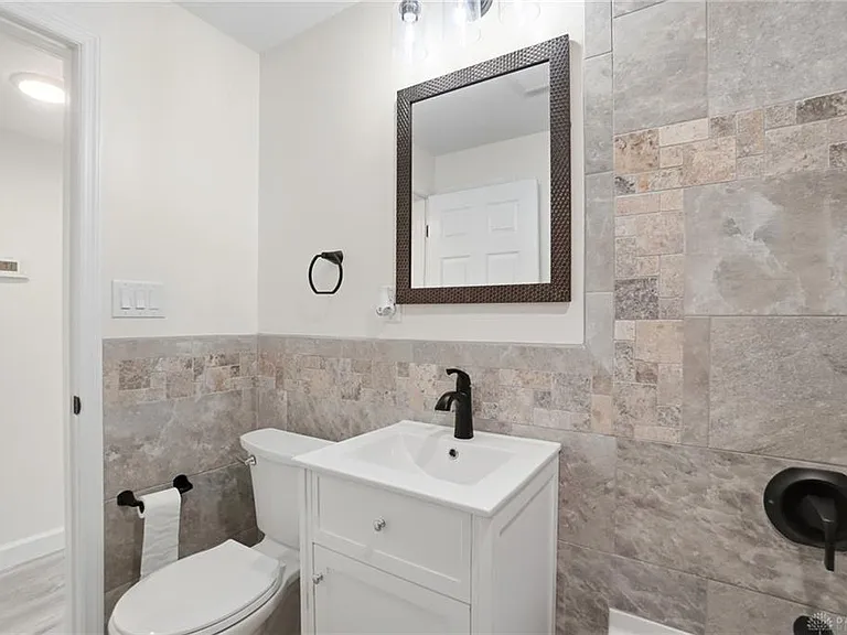 3924 Fulton Ave — Photo 15