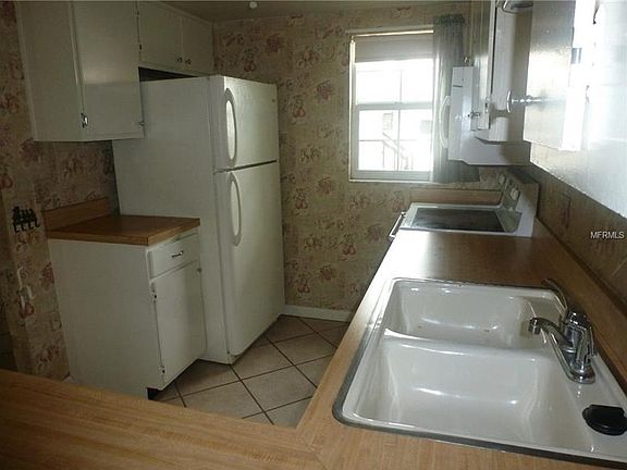 4th image of 3819 N Oak Dr Unit I11