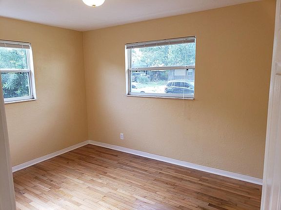 4th image of 2534 39th Ave N