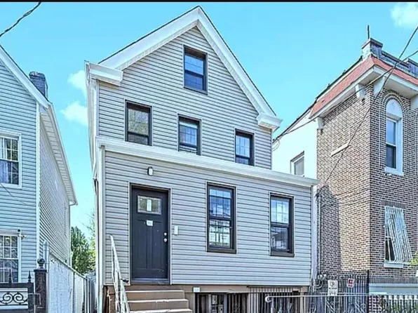 686 E 220th Street, Bronx, NY 10467