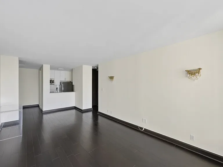 5 E 22nd St #19 — Photo 9