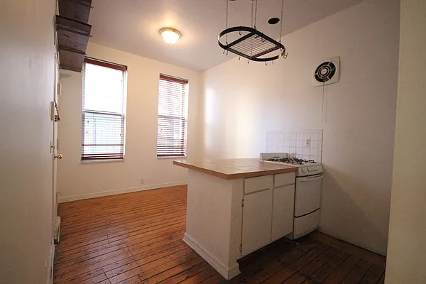 Rented by Nooklyn NYC LLC | media 33