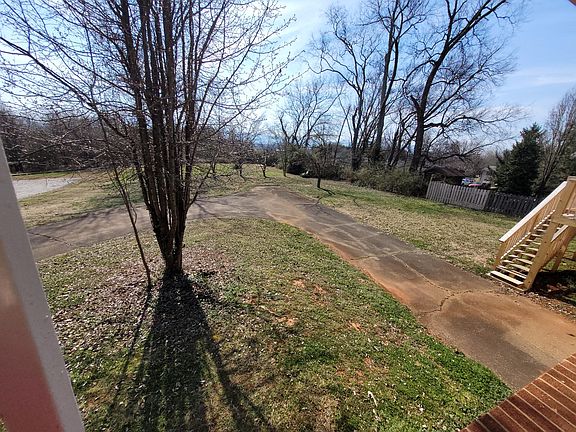 3rd image of 225 Maryville Hwy
