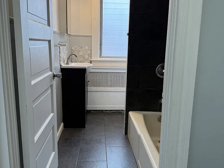 1221 S Main St — Photo 6