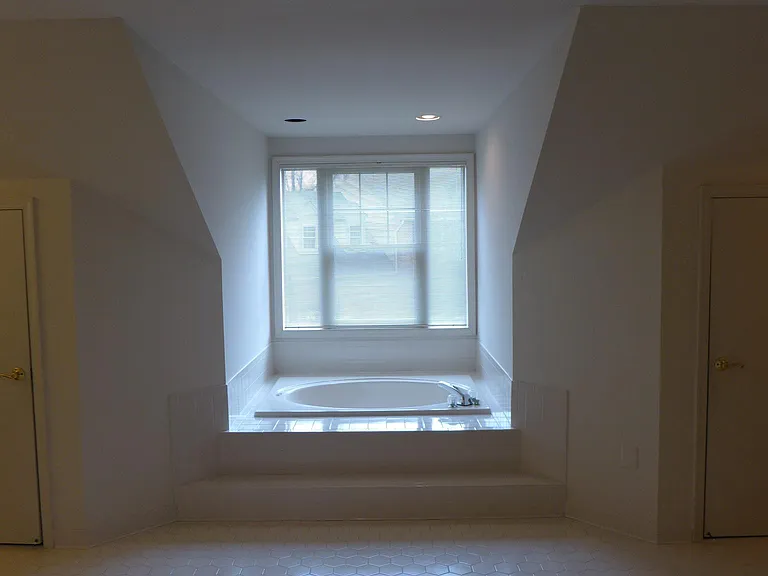 10008 Manor Pl — Photo 26