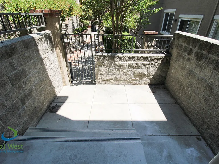 3158 Regency Ave — Photo 17
