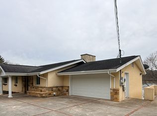 580 Lakeside Dock Dr, Kingsport, TN 37663