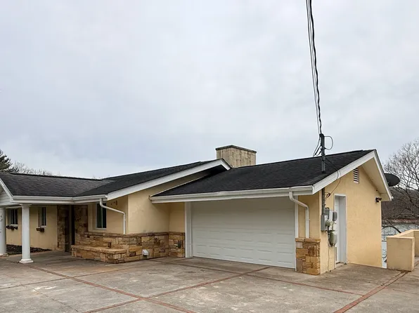 580 Lakeside Dock Dr, Kingsport, TN 37663