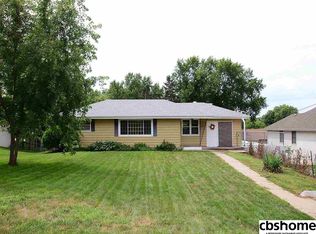8617 Manderson St, Omaha, NE 68134