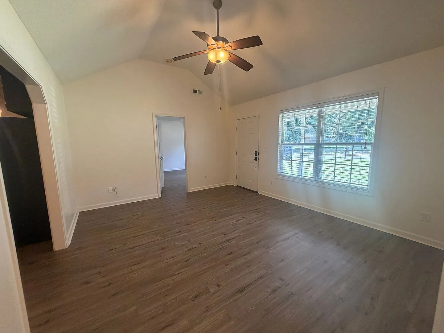 3290 Valencia Drive — Photo 4
