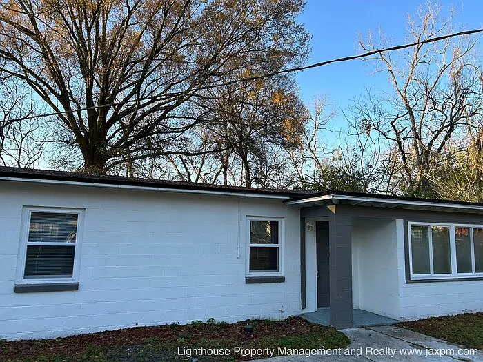 2540 Orchard St — Photo 2
