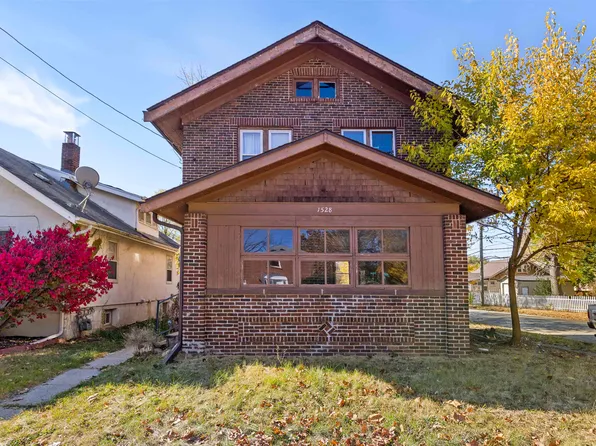 1528 Carney Ave, Rockford, IL 61103