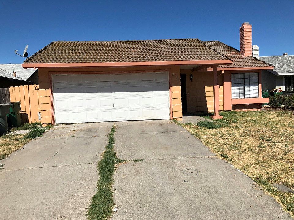 1st image of 8727 Cherbourg Way