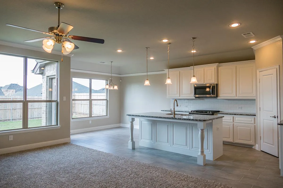 3 bed, 1900 sqft, $2,480 — Photo 3