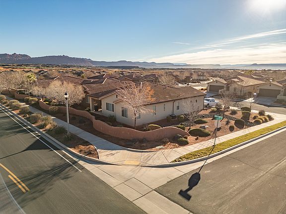 4th image of 3800 N Paradise Village Dr #1