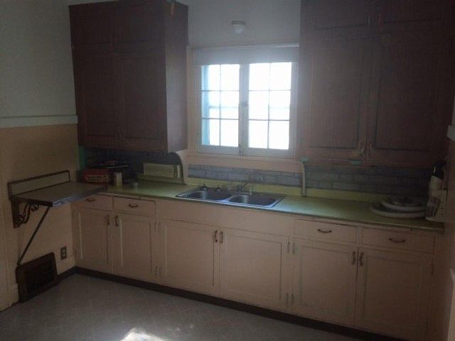 2nd image of 296 Page St E