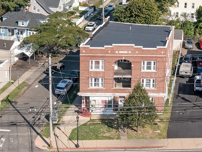 1874 Barnum Ave #2E — Photo 6