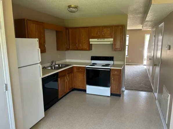 131 Ballygar St APT 4, Clarksville, TN 37043