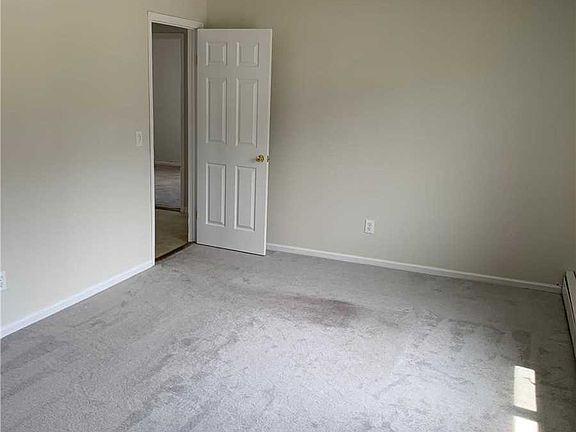 4th image of 957 Southern Dr #B