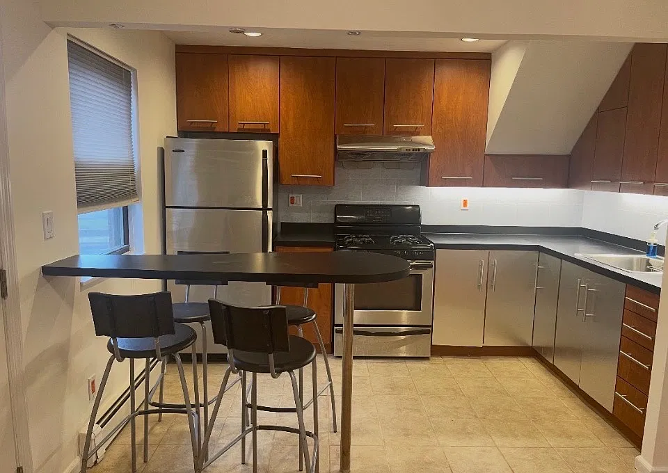 2 bed, 650 sqft, $2,350 — Photo 1