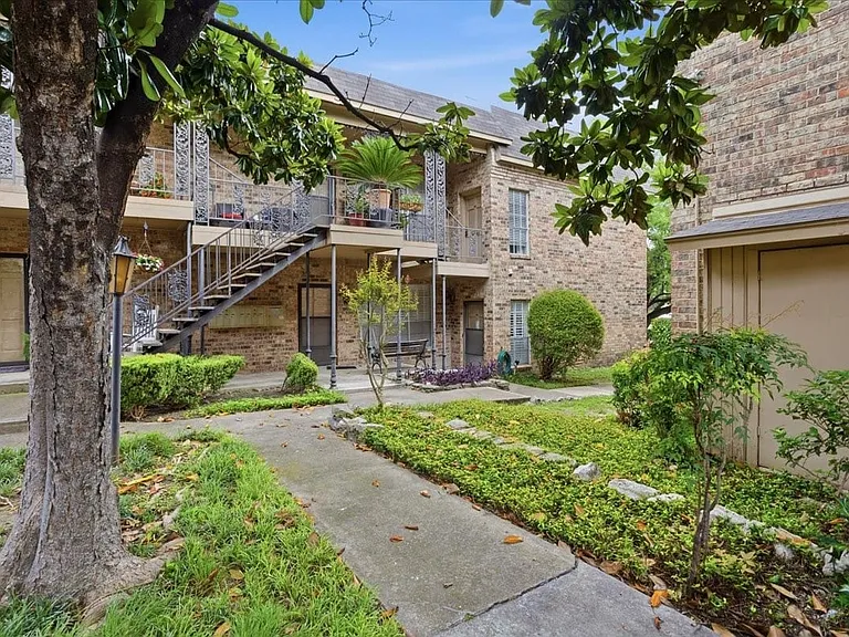 4345 Bellaire Dr S #235S — Photo 20