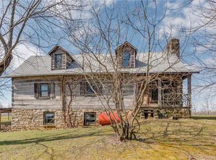 210 Twin Lakes Dr, Flat Rock, NC 28731