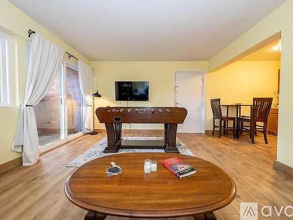 5th image of 1800 Jefferson Park Ave APT 28