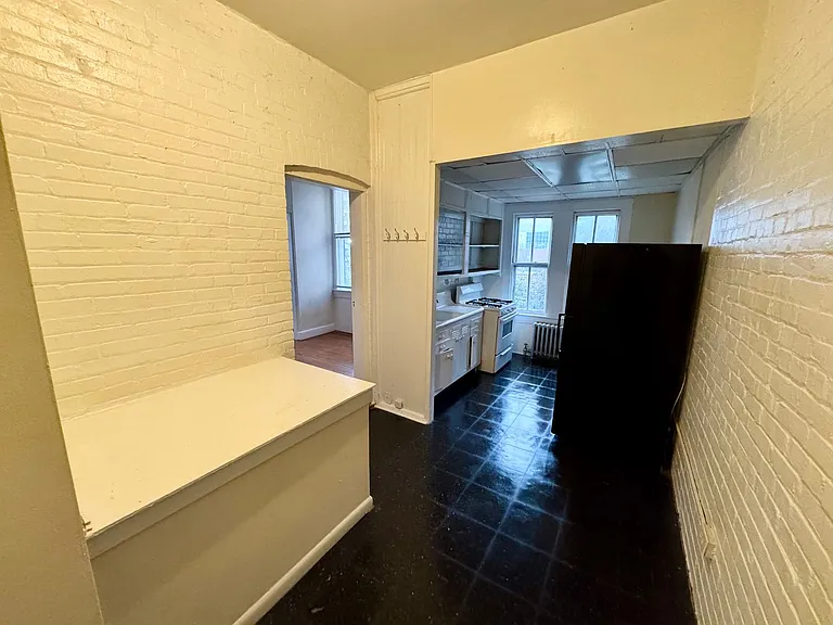131 S Boylan Ave — Photo 4