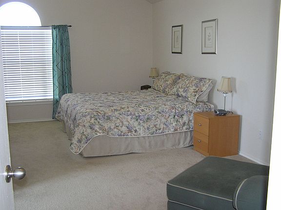 Master with Sitting Area