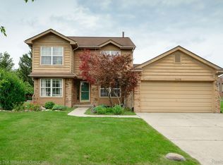 2608 Woodmont Dr E, Canton, MI