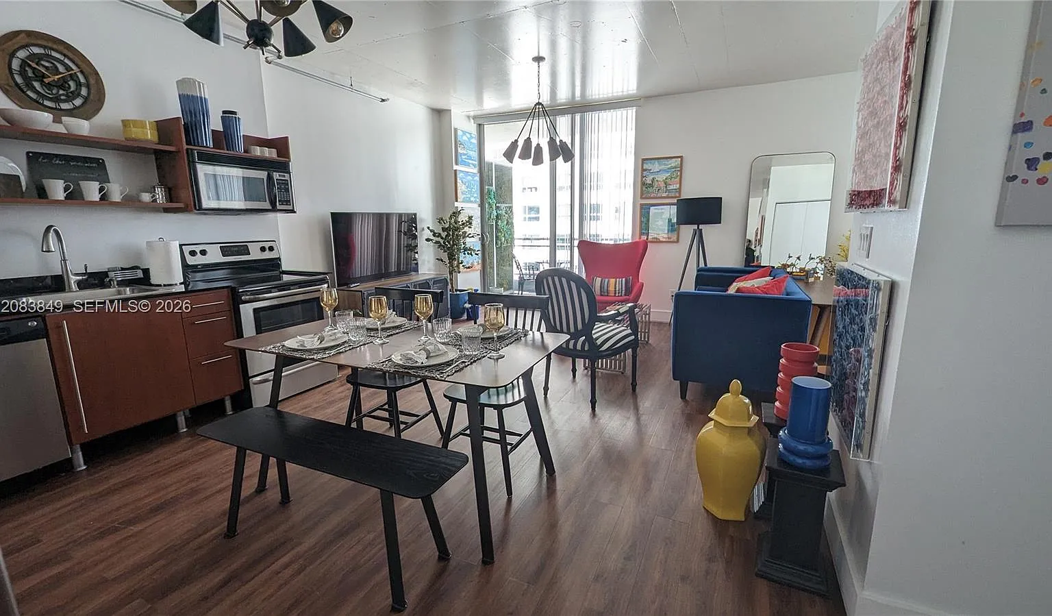 Neo Vertika Condo — Photo 3